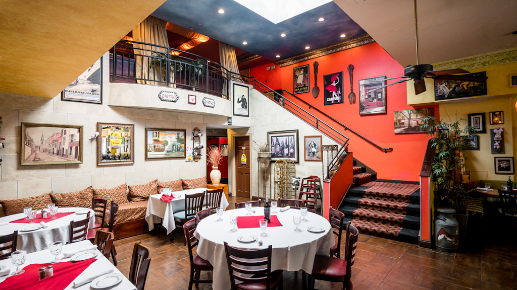 Bistro Bistro | restaurant | 1727 Connecticut Ave NW, Washington, DC 20009, USA | 2023281640 OR +1 202-328-1640