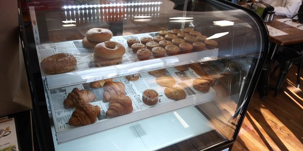 Coffee & Cornbread Co® | restaurant | 1350B Queen Anne Rd, Teaneck, NJ 07666, USA | 2018620600 OR +1 201-862-0600