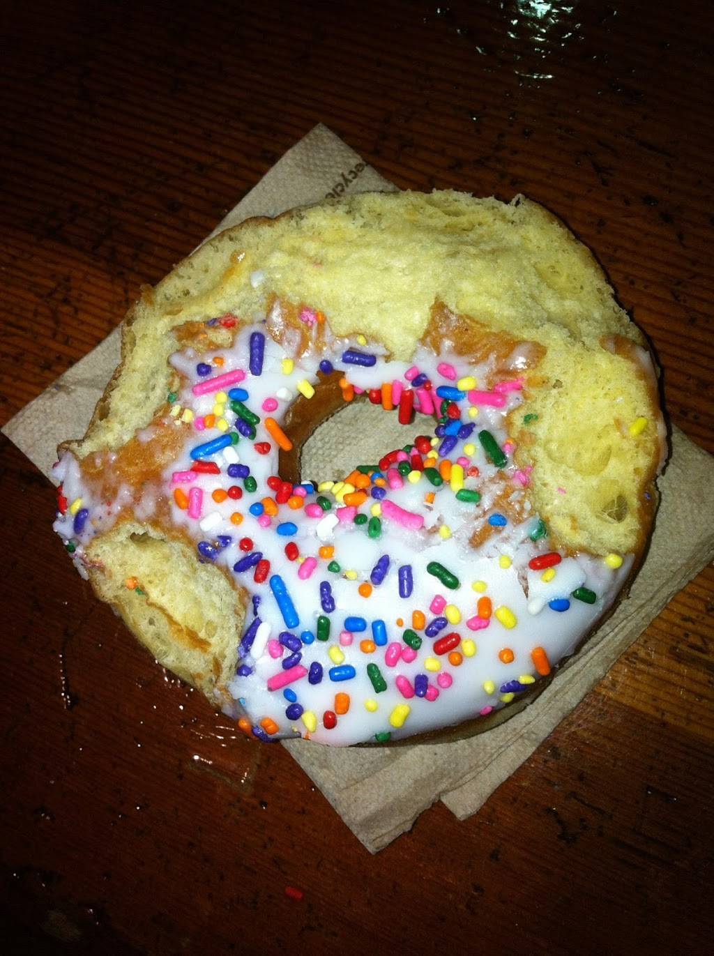 Dunkin Donuts | cafe | 1900 Dempster Street, Evanston, IL 60202, USA | 8478693600 OR +1 847-869-3600