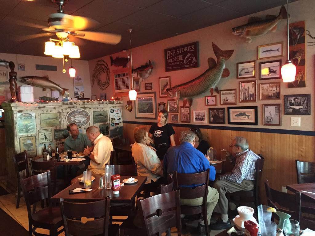 Marine City Fish Company | restaurant | 240 S Water St, Marine City, MI 48039, USA | 8107655477 OR +1 810-765-5477