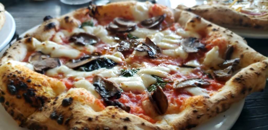 Settebello Pizzeria Napoletana | restaurant | 2760 Seaglass Way, Oxnard, CA 93036, USA | 8059881095 OR +1 805-988-1095