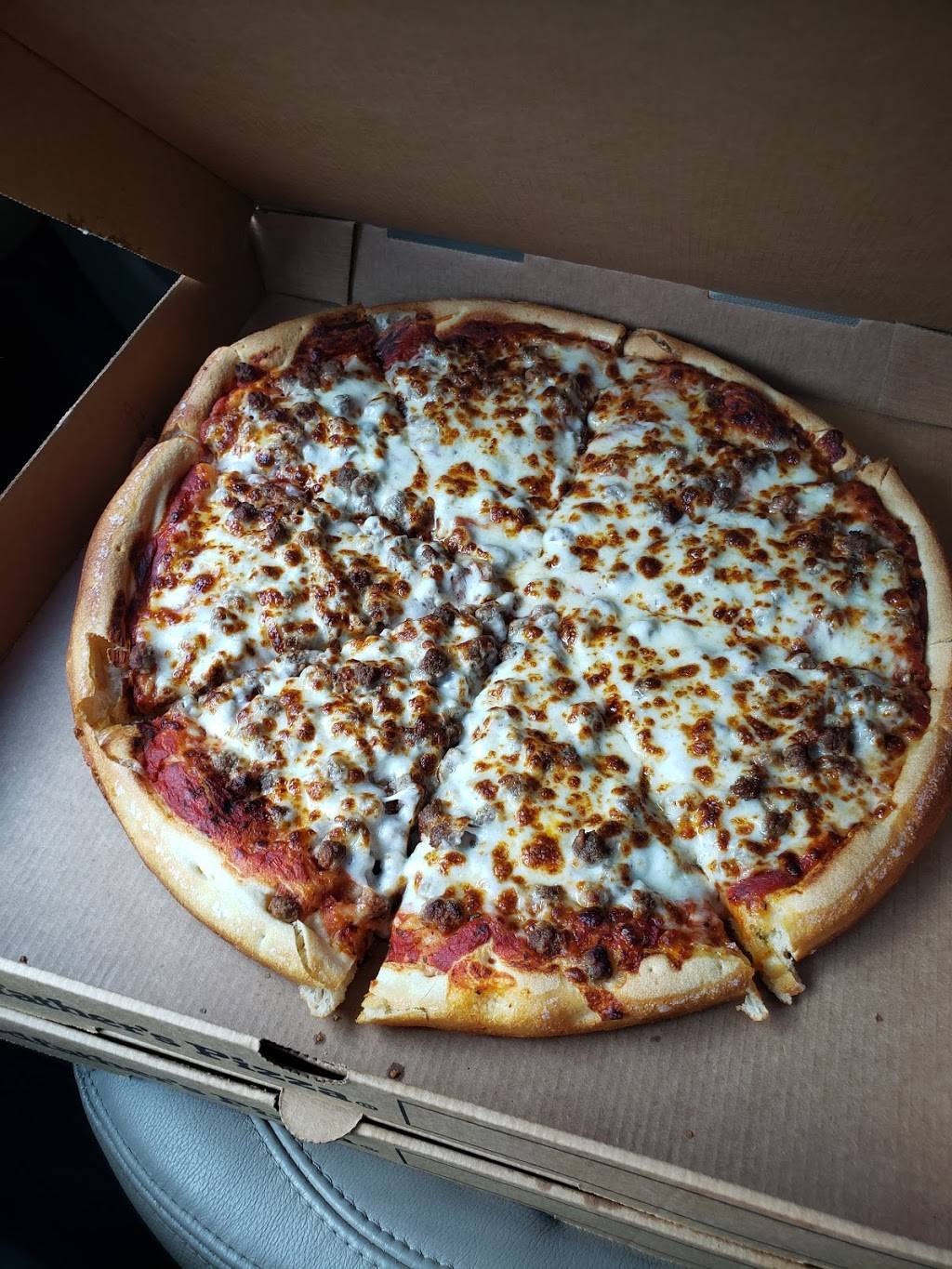 Godfathers Pizza Express | meal takeaway | 6903 Blue Ridge Blvd, Raytown, MO 64133, USA | 8163588262 OR +1 816-358-8262