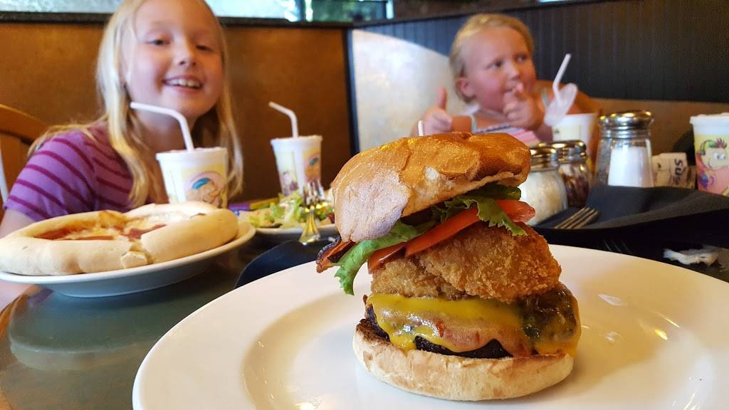 Petes 7 | restaurant | 828 J St, Sacramento, CA 95814, USA | 9164426770 OR +1 916-442-6770