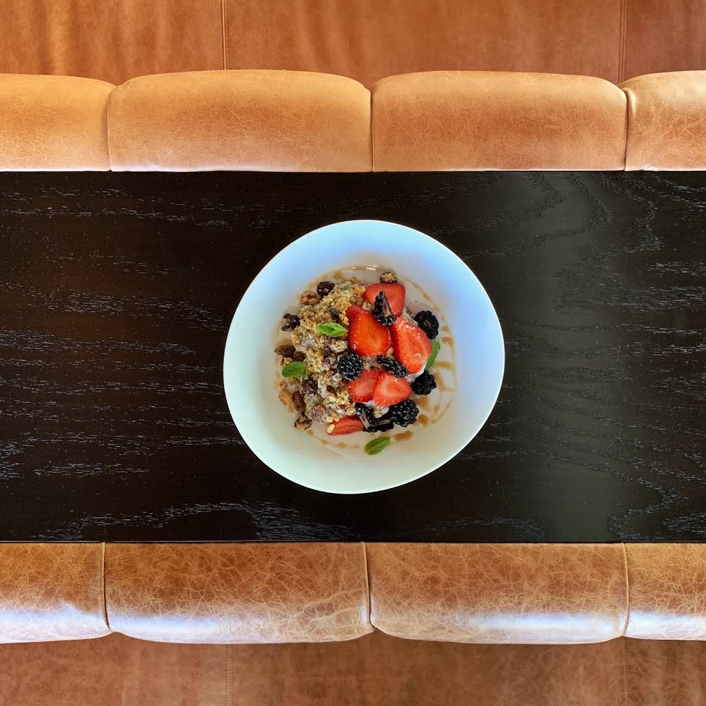 Bar Avalon | restaurant | 2112 Sunset Blvd ste k, Los Angeles, CA 90026, USA | 2139085352 OR +1 213-908-5352