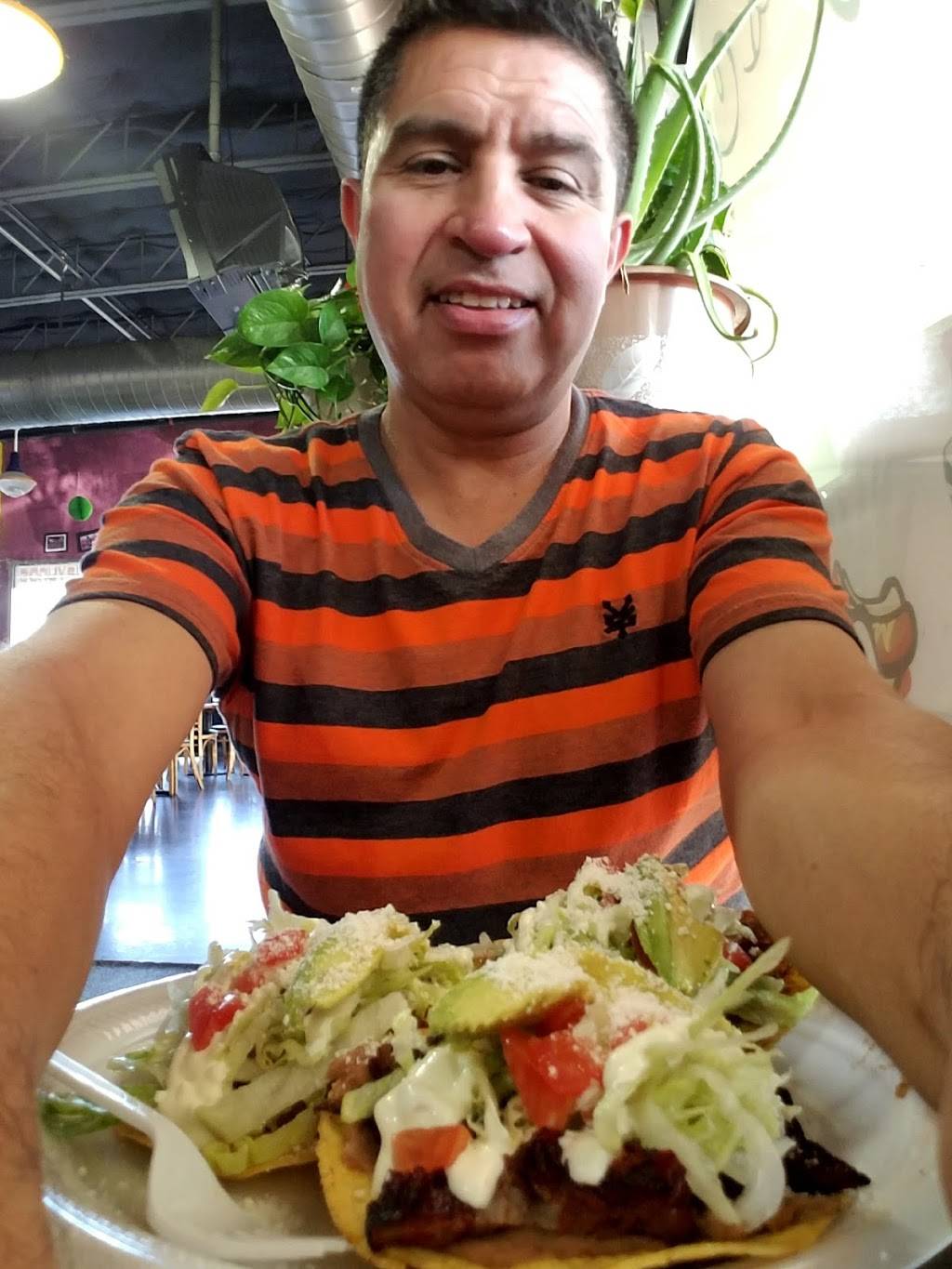 Rizos Cafe | restaurant | 2828C Starlight Rd, Dallas, TX 75220, USA | 2145412030 OR +1 214-541-2030