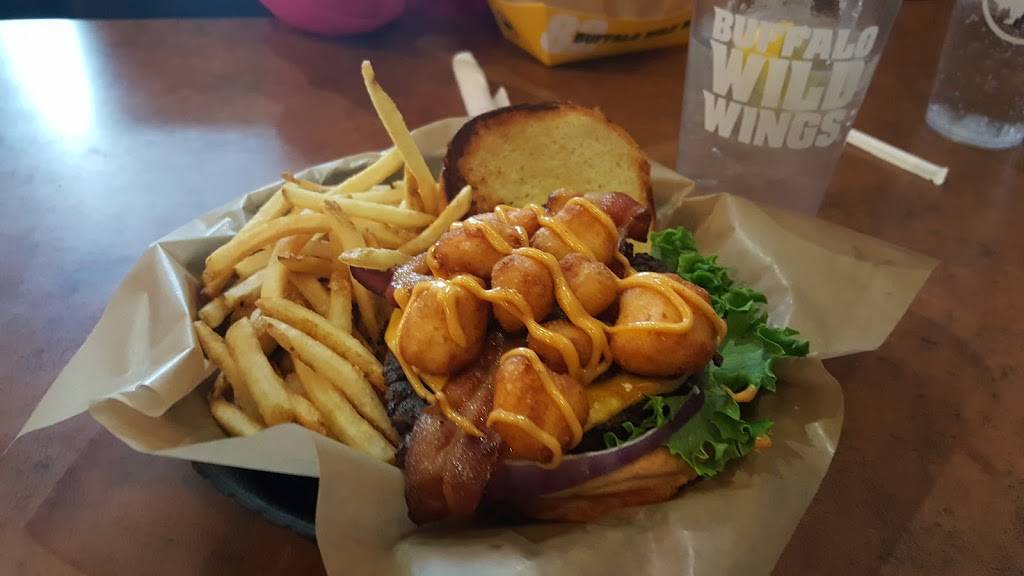 Buffalo Wild Wings | restaurant | 105 N Northern Way, York, PA 17402, USA | 7177511712 OR +1 717-751-1712