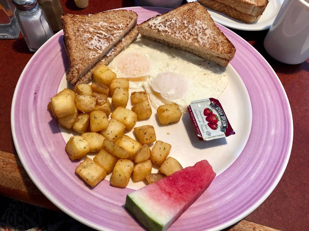 Four Seasons Cookhouse | restaurant | 1545 Merivale Rd, Nepean, ON K2G 3J4, Canada | 6132244441 OR +1 613-224-4441