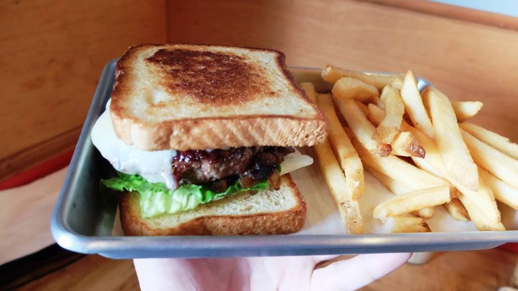 Burgers, Shakes & Fries | restaurant | 302 Delavan Ave, Greenwich, CT 06830, USA | 2035317433 OR +1 203-531-7433