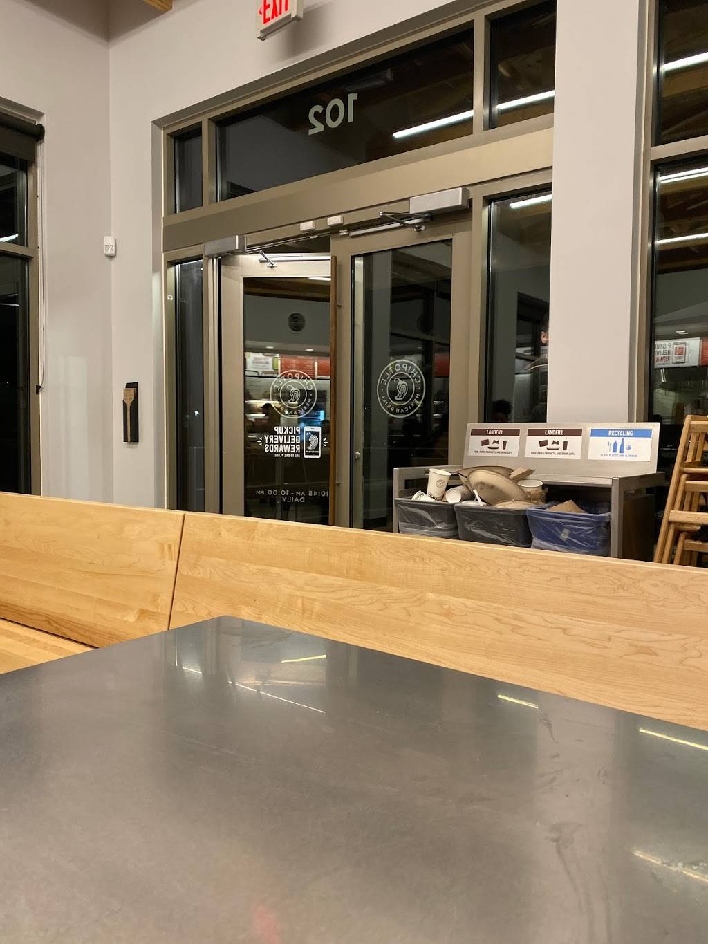 Chipotle Mexican Grill | restaurant | 101 City Cir, Peachtree City, GA 30269, USA | 4046650324 OR +1 404-665-0324