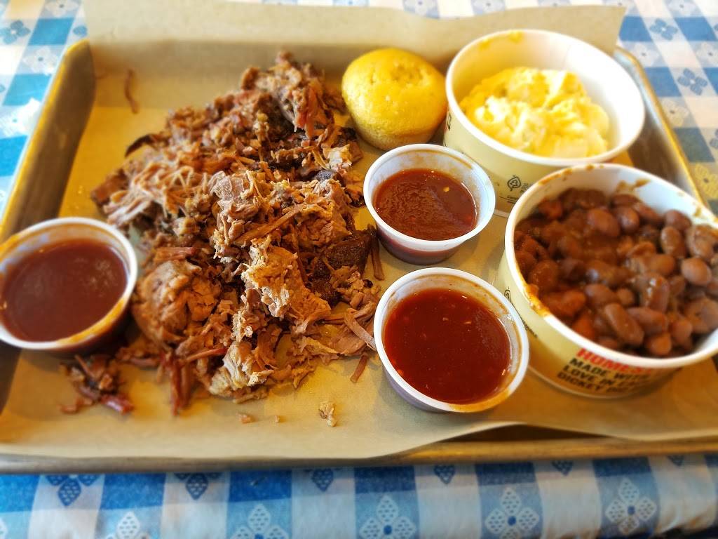Dickeys Barbecue Pit | restaurant | 5104 6th Ave STE 102, Tacoma, WA 98406, USA | 2533011937 OR +1 253-301-1937