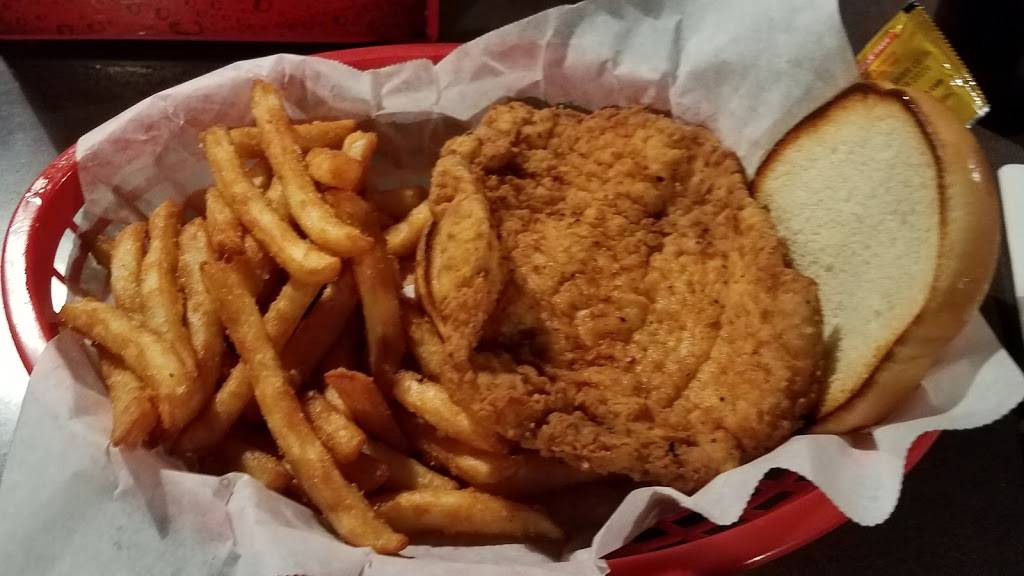 The Water Tower Bar & Grill | restaurant | 458 Rock Hill Rd, Jefferson City, MO 65109, USA | 5736354536 OR +1 573-635-4536