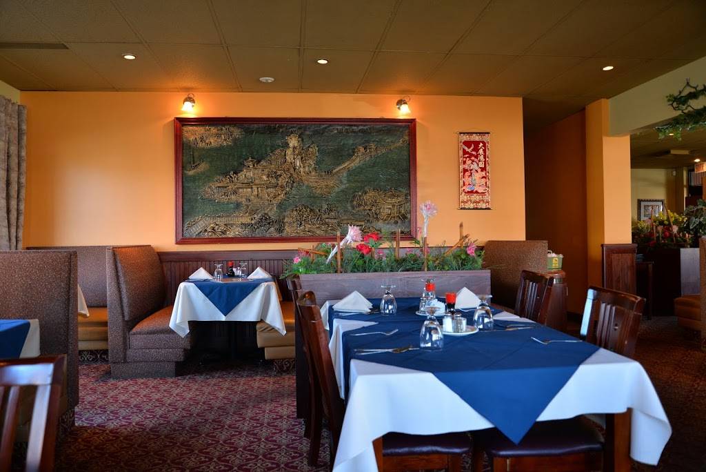 Village De Chine | restaurant | 1748 Rue King Ouest, Sherbrooke, QC J1J 2C9, Canada | 8195658808 OR +1 819-565-8808
