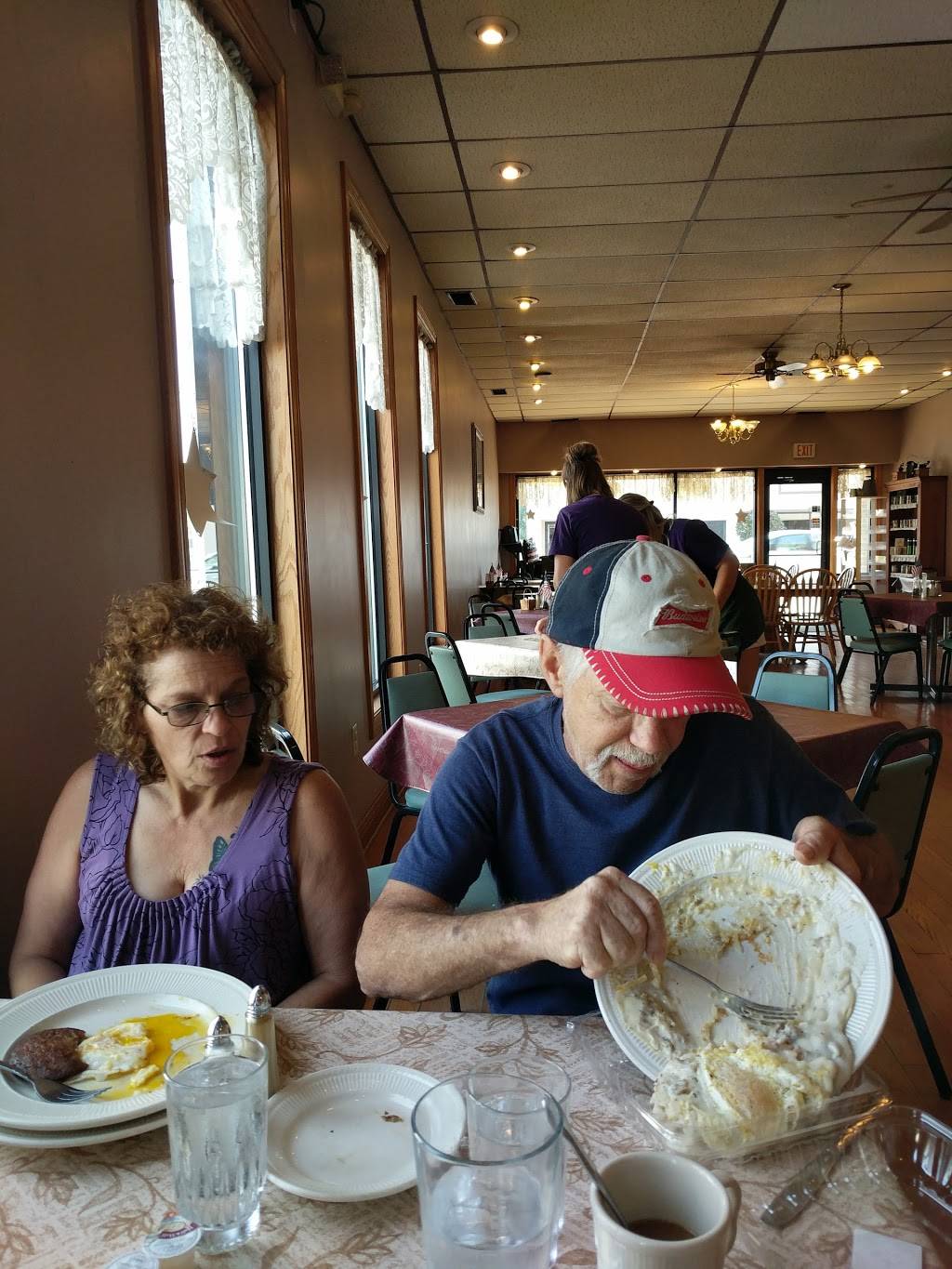 Corner Cup Cafe | restaurant | 600 Roosevelt Rd, Walkerton, IN 46574, USA | 5745863010 OR +1 574-586-3010