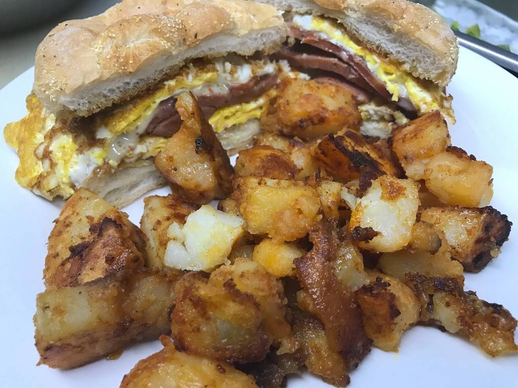 Palmas Diner | restaurant | 100 Stafford Ave, Bristol, CT 06010, USA | 8605838131 OR +1 860-583-8131