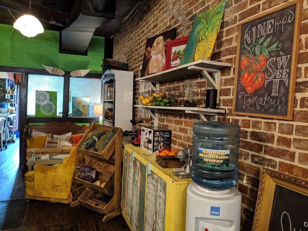 Juicys Wellness Cafe | cafe | 110 E Main St, McMinnville, TN 37110, USA | 9314742233 OR +1 931-474-2233