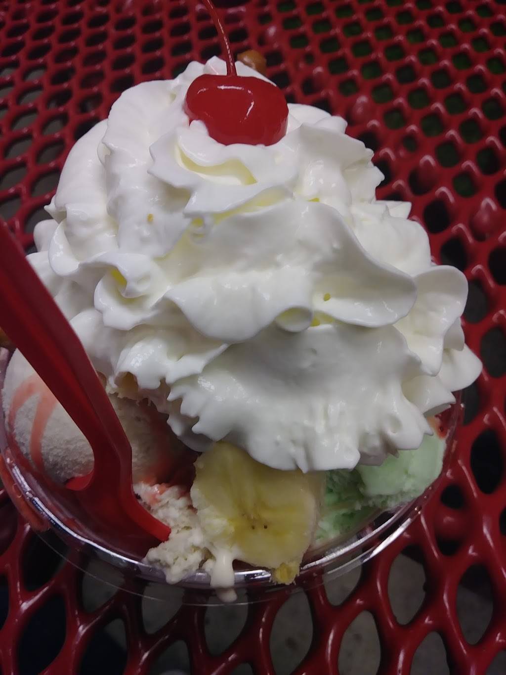Brusters Real Ice Cream | restaurant | 2450 FL-50, Clermont, FL 34711, USA | 3527085851 OR +1 352-708-5851
