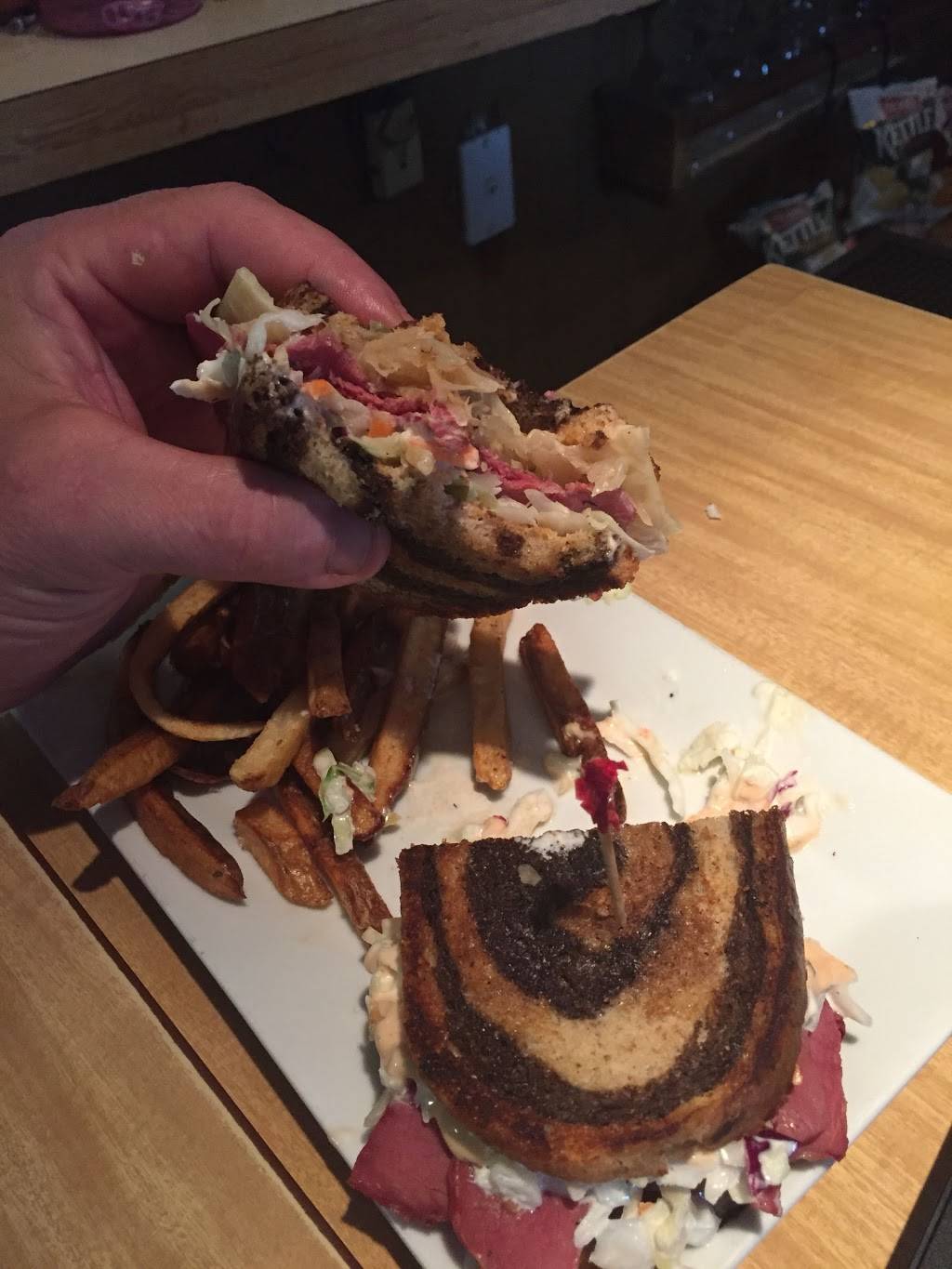 The Riverside Grill | restaurant | 31457 River Rd, Millsboro, DE 19966, USA | 3029453711 OR +1 302-945-3711