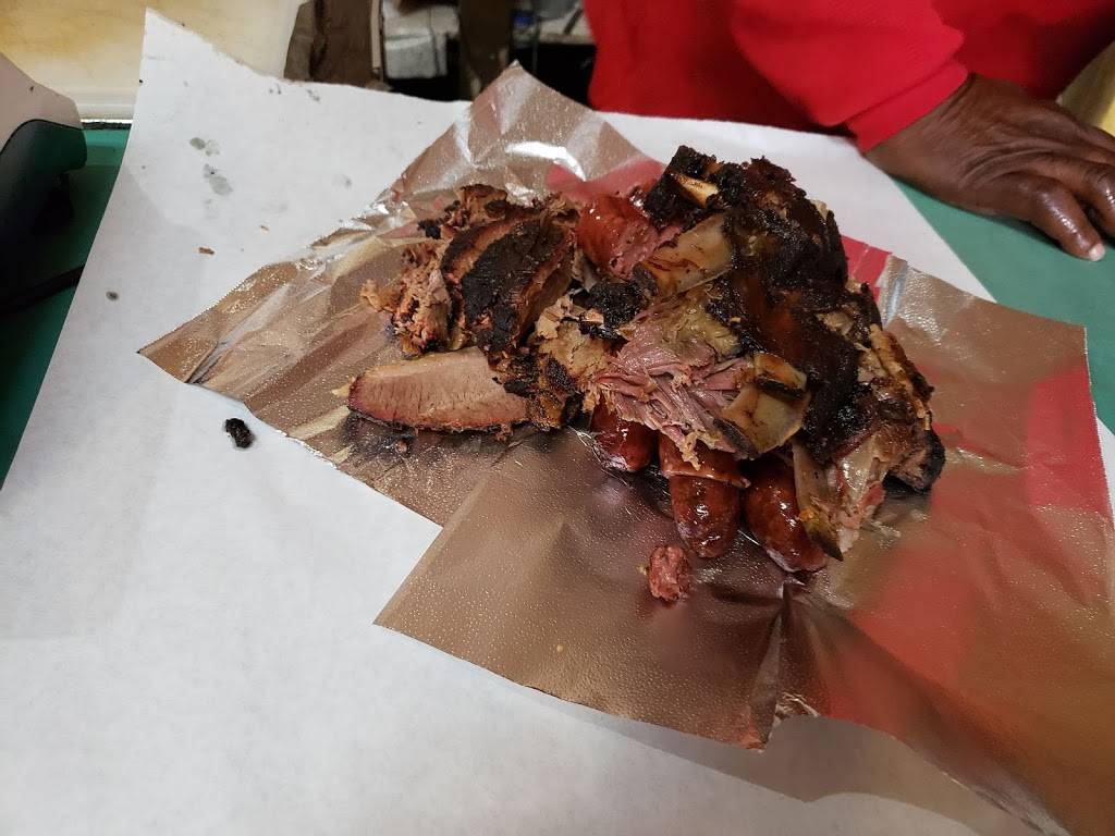 Sams BBQ | restaurant | 2000 E 12th St, Austin, TX 78702, USA | 5124780378 OR +1 512-478-0378