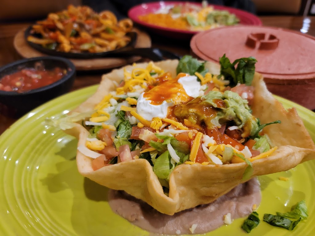 Mi Tierra (NE) | restaurant | 8320 Northwoods Dr, Lincoln, NE 68505, USA | 4022613738 OR +1 402-261-3738