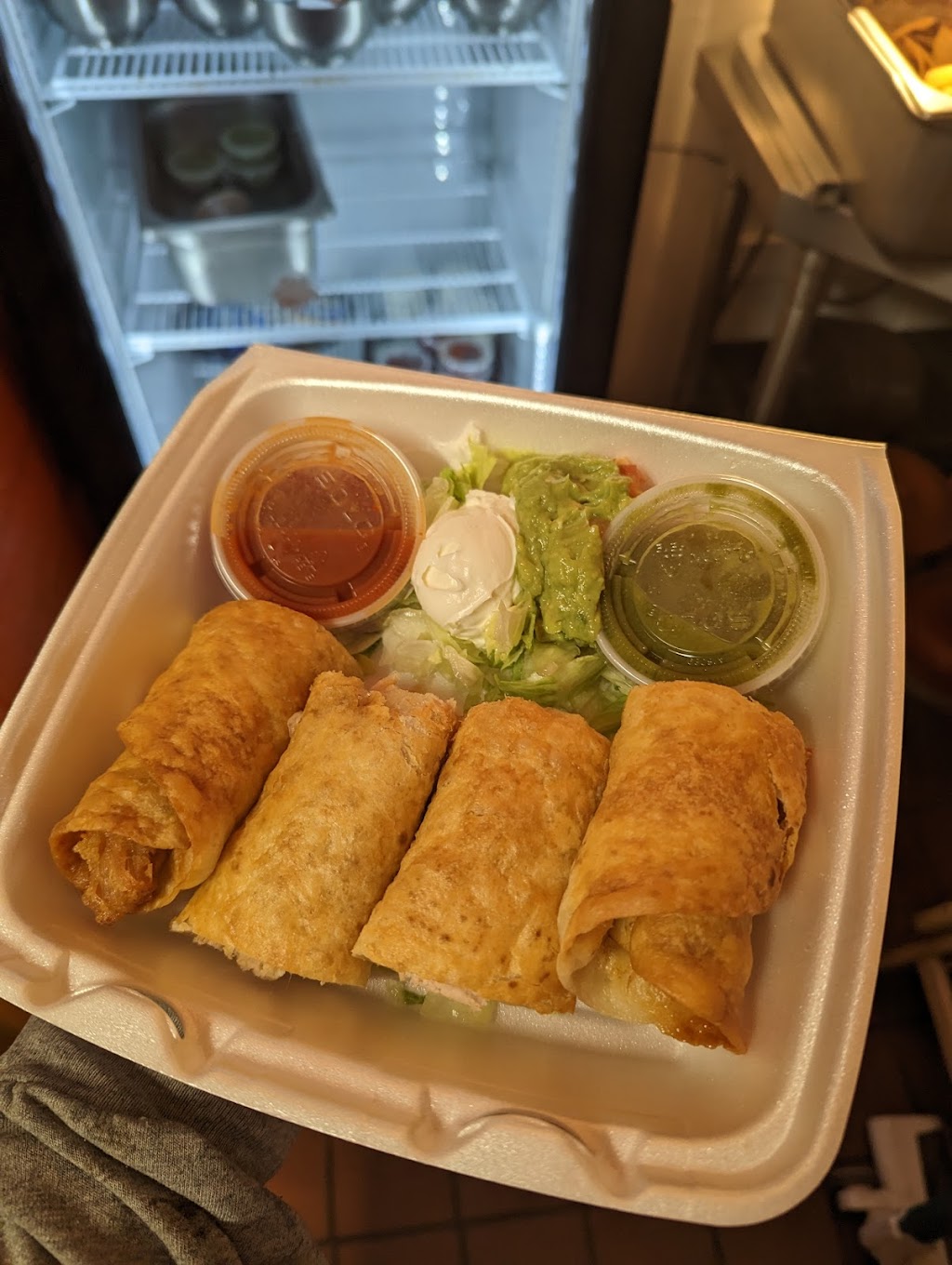 Oscars Mexican Grill | restaurant | 23009 Waters Dr #6456, Crestline, CA 92325, USA | 9095890307 OR +1 909-589-0307