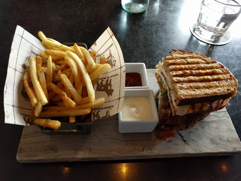 The Fat Dog | restaurant | 801 N Fairfax Ave, West Hollywood, CA 90046, USA | 3239510030 OR +1 323-951-0030