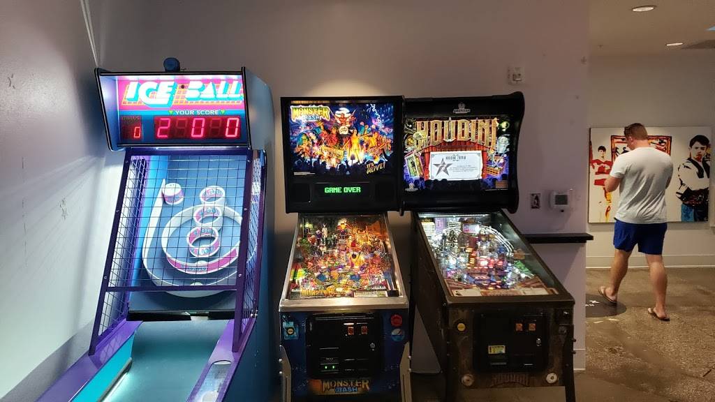 GenX Tavern | restaurant | 103 E Jackson St, Tampa, FL 33602, USA | 8136947001 OR +1 813-694-7001