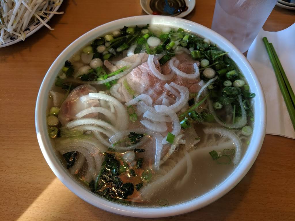 Pho Truc Xanh | restaurant | 503 W Mission Ave, Escondido, CA 92025, USA | 7604898201 OR +1 760-489-8201