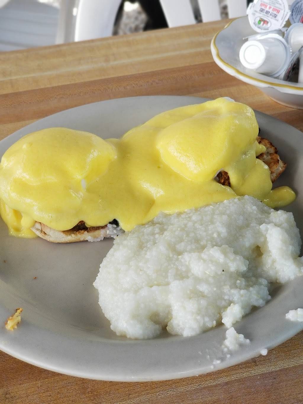 THE HIDEOUT | restaurant | 47 Shoreland Dr, Key Largo, FL 33037, USA | 3054510128 OR +1 305-451-0128