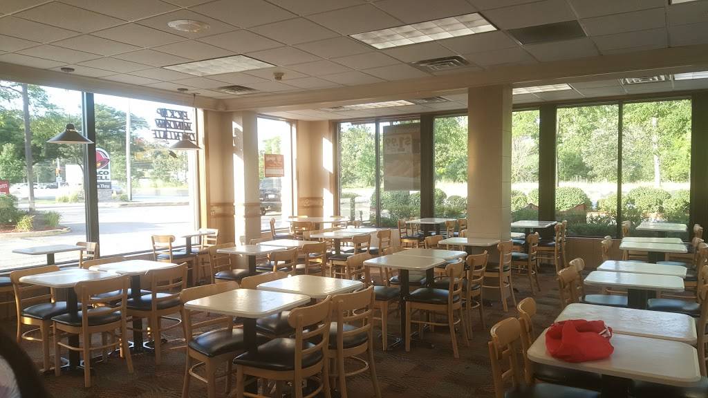 Wendys | restaurant | 2560 Skokie Valley Rd, Highland Park, IL 60035, USA | 8474322590 OR +1 847-432-2590