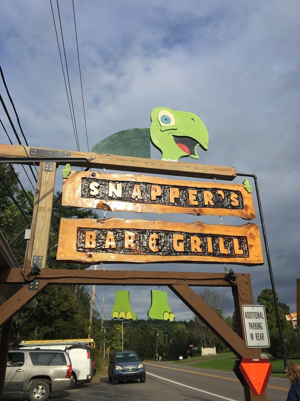 Snappers Bar and Grill | restaurant | 1058 PA-307, Factoryville, PA 18419, USA | 5703781000 OR +1 570-378-1000