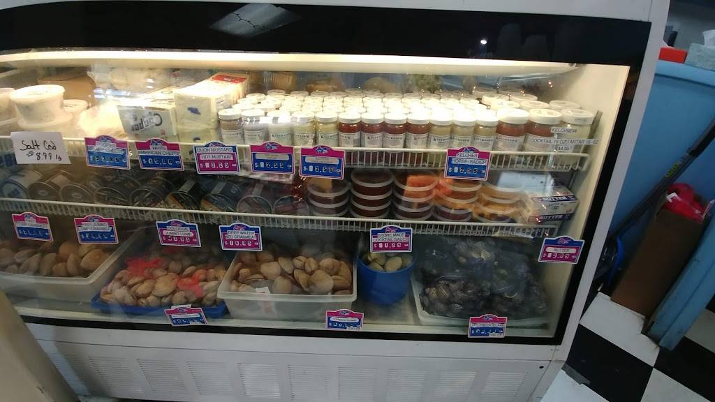 Chestnut Street Seafood | restaurant | 427 Chestnut St, Emmaus, PA 18049, USA | 6109654104 OR +1 610-965-4104