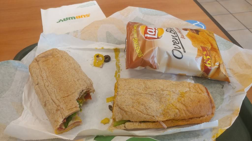 Subway | meal takeaway | 119 W Calhoun St, Bruce, MS 38915, USA | 6629837827 OR +1 662-983-7827