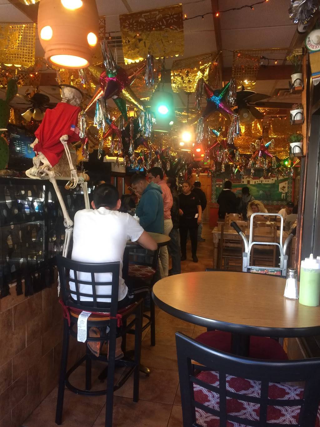 Tacos Lupita | restaurant | 63 Market St, Passaic, NJ 07055, USA | 9734717713 OR +1 973-471-7713