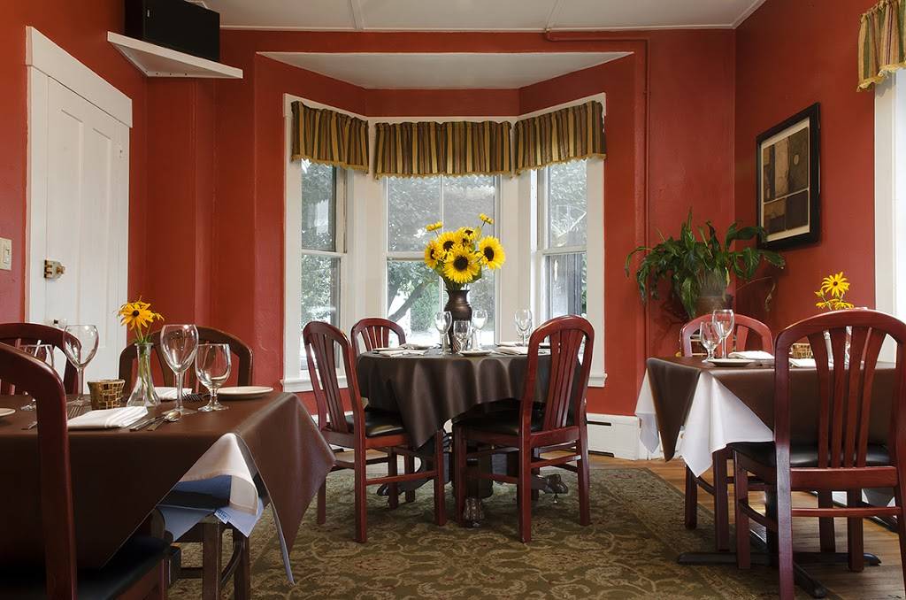 Six Burner Bistro | restaurant | 13 Main St B, Plymouth, NH 03264, USA | 6035369099 OR +1 603-536-9099