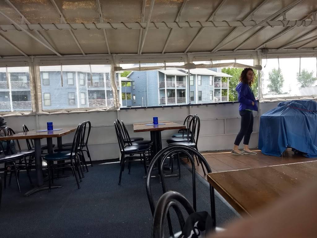 Clinton River Cruise Co | restaurant | 152 N River Rd, Mt Clemens, MI 48043, USA | 5864680212 OR +1 586-468-0212