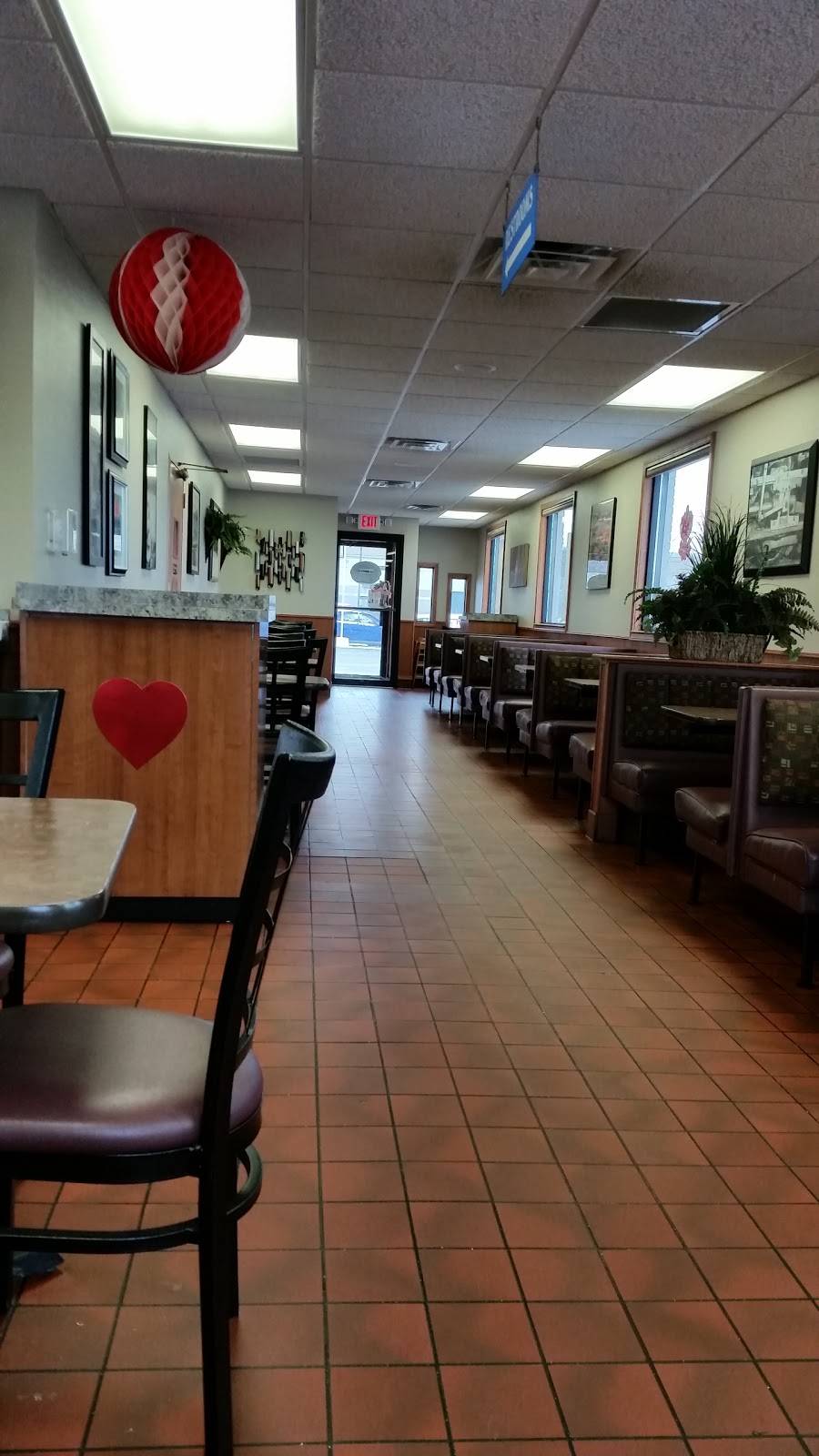 Penguin Point | restaurant | 705 W 7th St, Auburn, IN 46706, USA | 2609253112 OR +1 260-925-3112