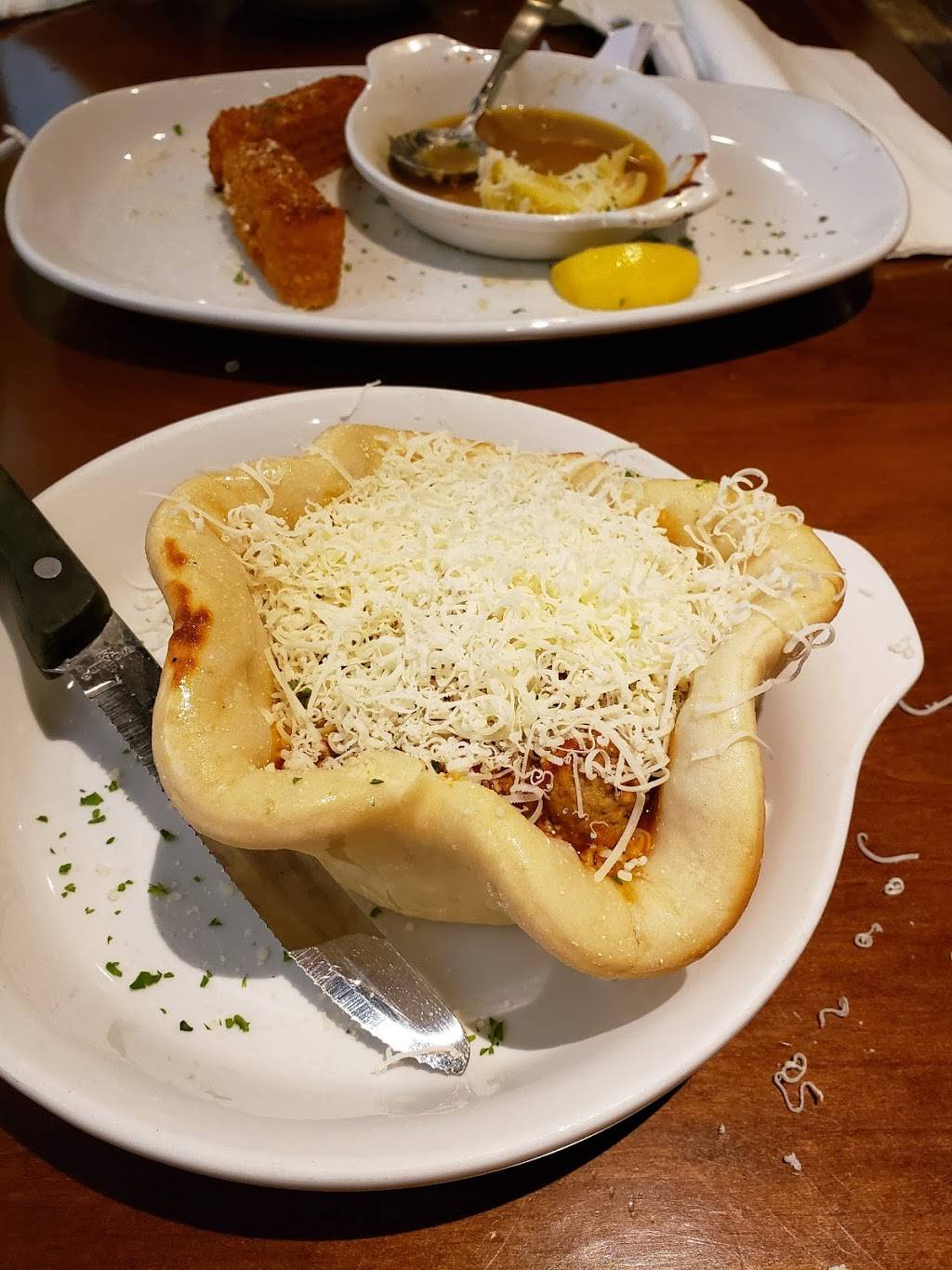 Olive Garden Italian Restaurant | meal takeaway | 16151 Ford Rd, Dearborn, MI 48126, USA | 3132406100 OR +1 313-240-6100