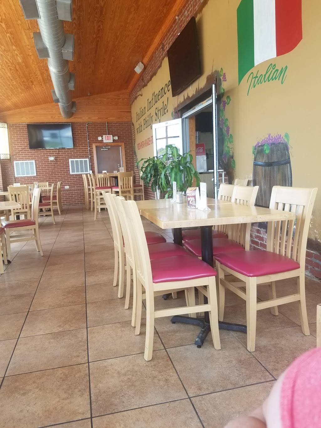 Pit Stop Pizza & Pub | restaurant | 1148 7th St, Virgilina, VA 24598, USA | 4345854000 OR +1 434-585-4000