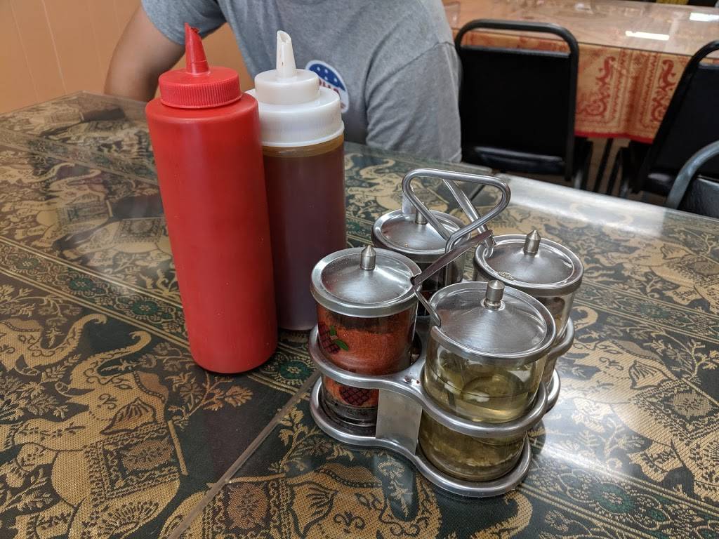 Laos | Thai Restaurant | restaurant | 4520 S 24th St, Omaha, NE 68107, USA | 4027330579 OR +1 402-733-0579