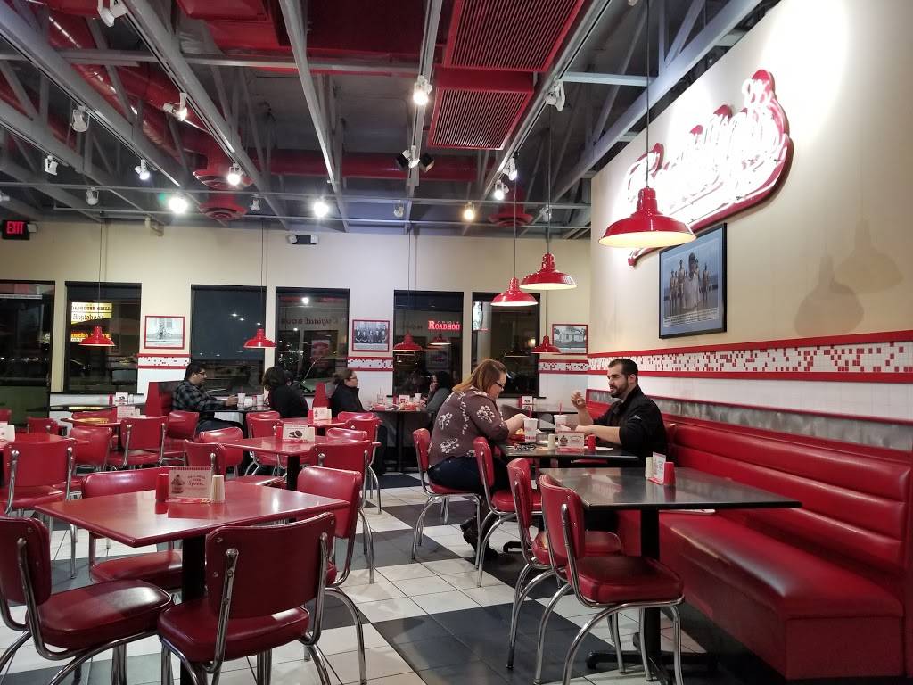 Freddys Frozen Custard & Steakburgers | restaurant | 12032 Amargosa Rd, Victorville, CA 92392, USA | 7602442400 OR +1 760-244-2400