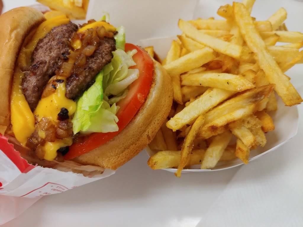 In-N-Out Burger | restaurant | 15290 Civic Dr, Victorville, CA 92394, USA | 8007861000 OR +1 800-786-1000