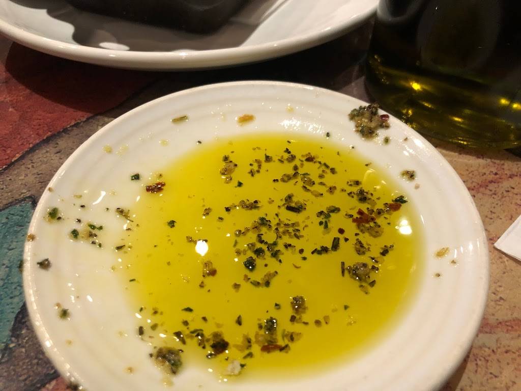 Carrabbas Italian Grill | meal takeaway | 10586 Metcalf Ave, Overland Park, KS 66212, USA | 9133857811 OR +1 913-385-7811