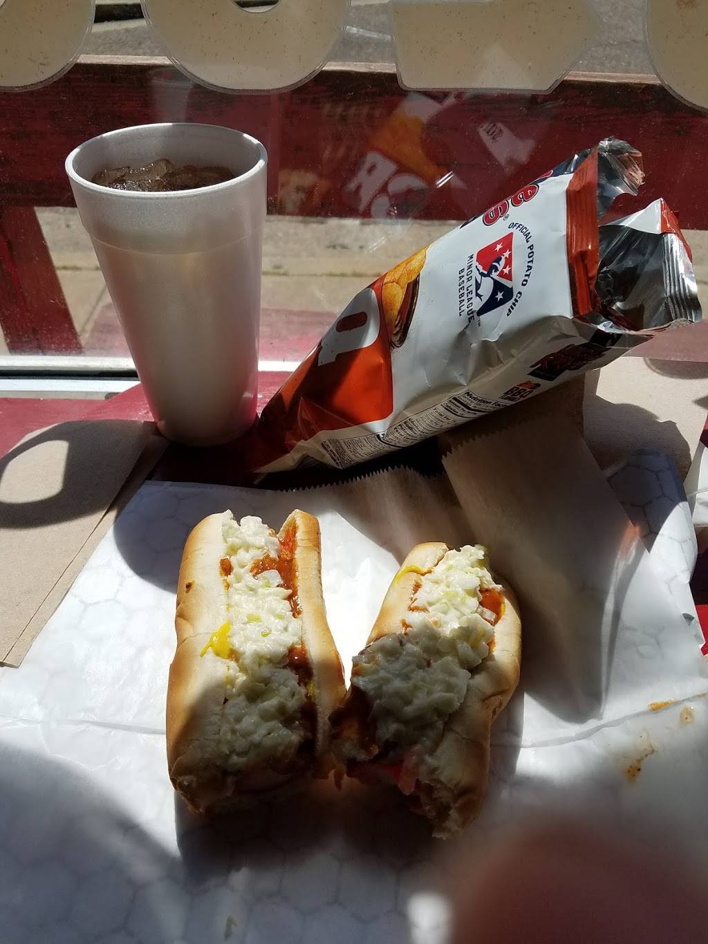 Miss Griffins Footlong Hot Dogs | restaurant | 847 E Main St, Chattanooga, TN 37408, USA | 4232655280 OR +1 423-265-5280