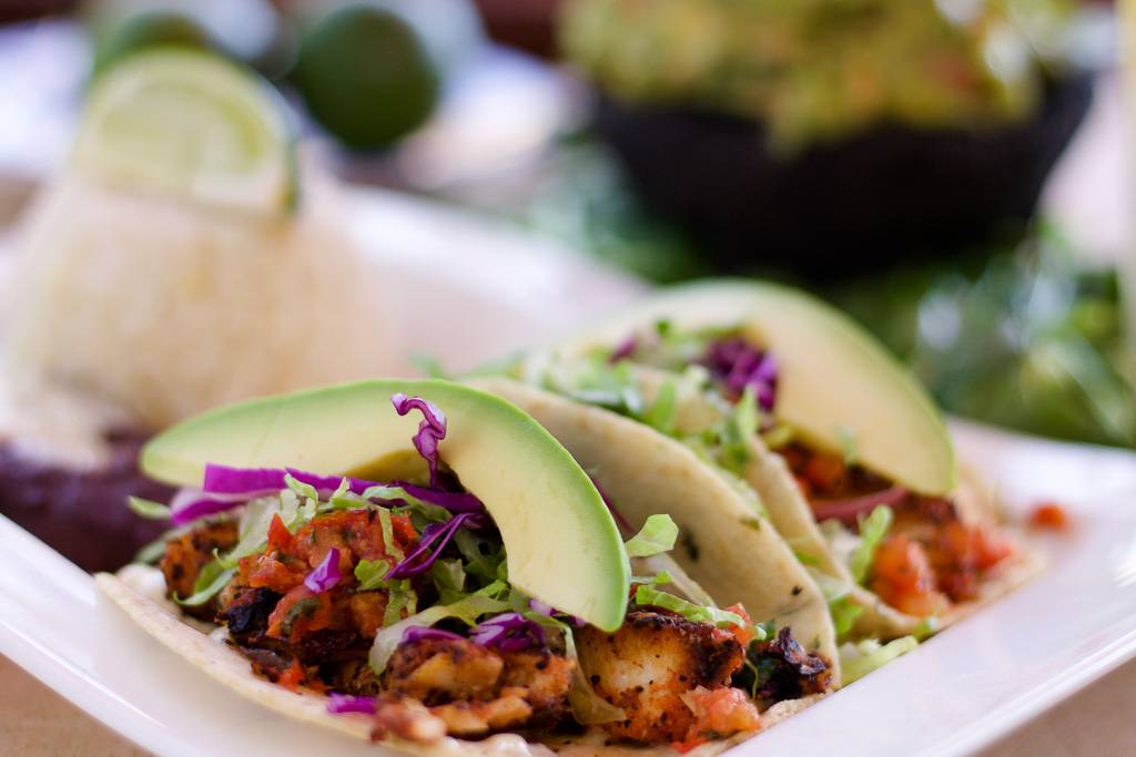 Caló Kitchen + Tequila | restaurant | 2191 Rosecrans Ave, El Segundo, CA 90245, USA | 4242692322 OR +1 424-269-2322