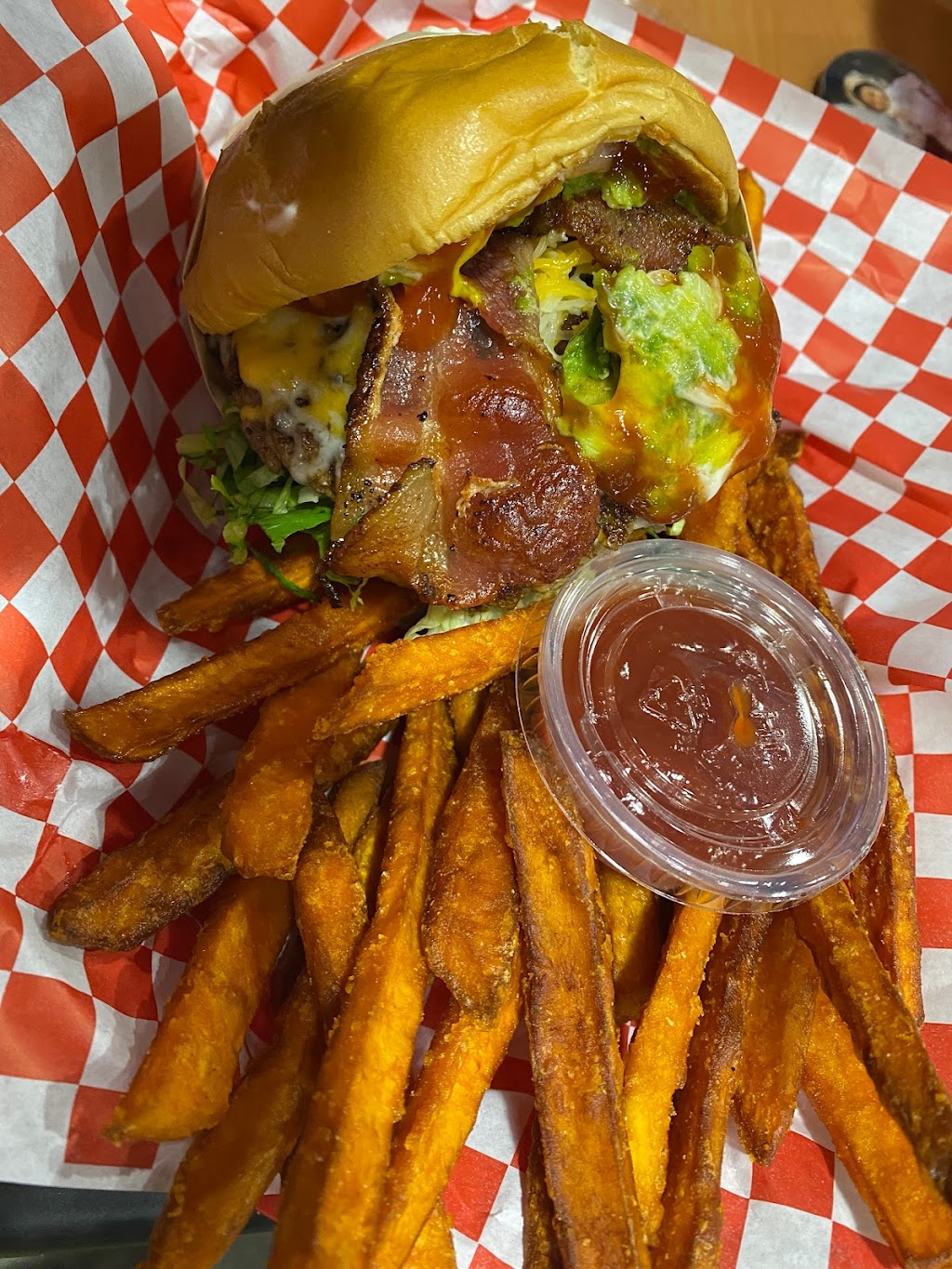 Peter’s Gourmade Burgers | restaurant | 1101 N Harbor Blvd, Fullerton, CA 92832, USA | 7145193274 OR +1 714-519-3274