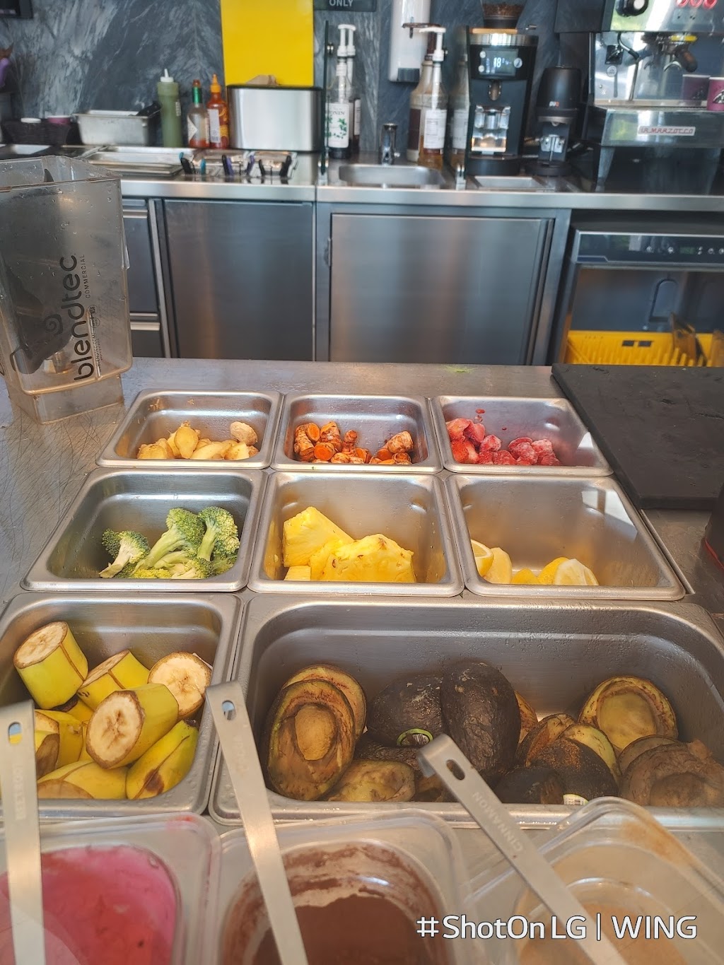 JOE & THE JUICE | cafe | 1801 Central St, Evanston, IL 60201, USA | 6467418640 OR +1 646-741-8640