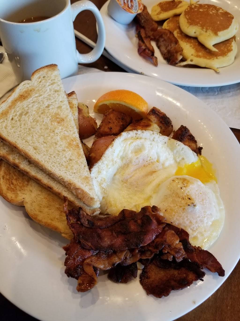 Breakers Restaurant | restaurant | 295 Ocean Blvd, Hampton, NH 03842, USA | 8003456736 OR +1 800-345-6736