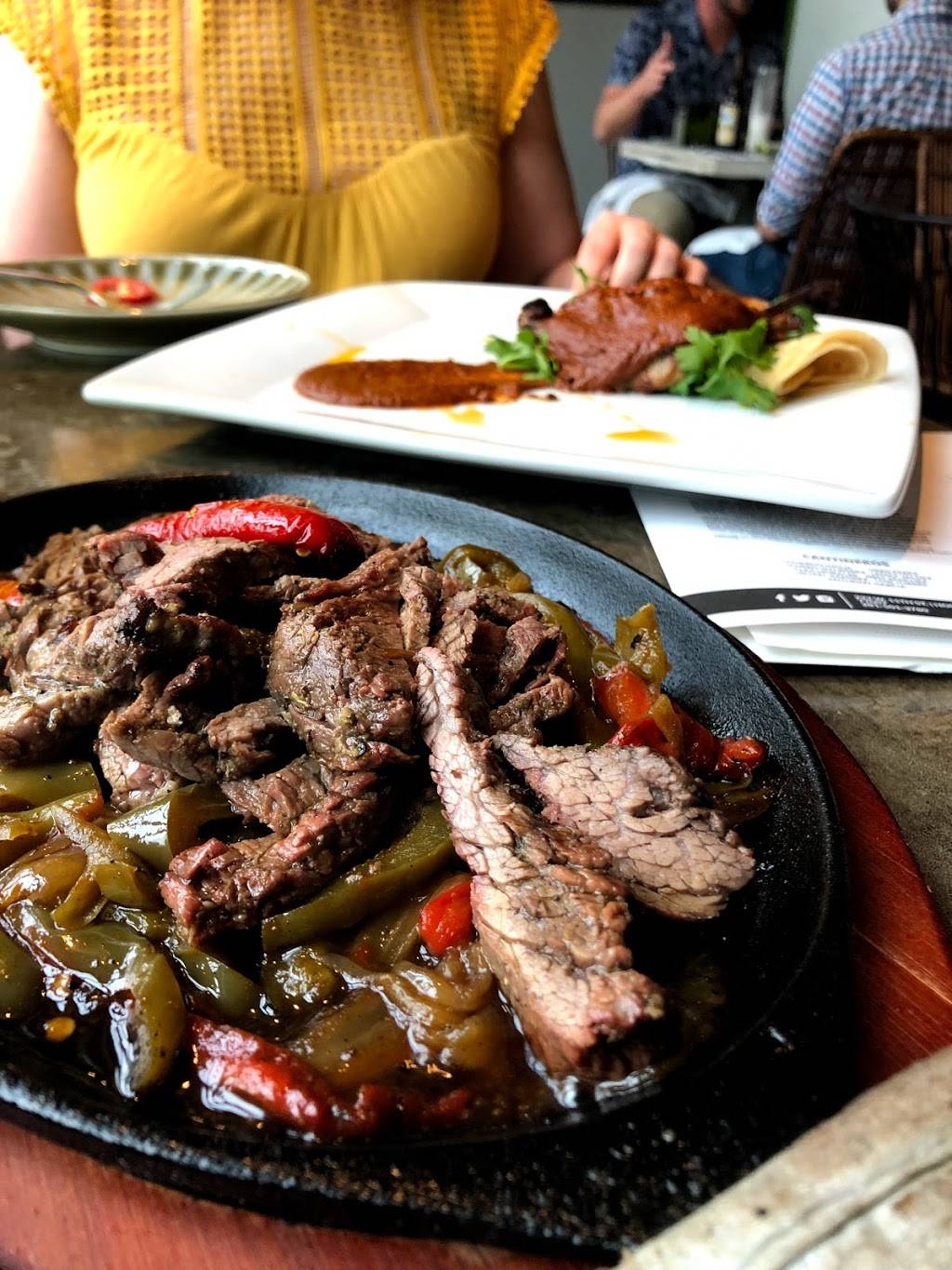 Calle Onze | restaurant | 222 W 11th St, Houston, TX 77008, USA | 8327671417 OR +1 832-767-1417