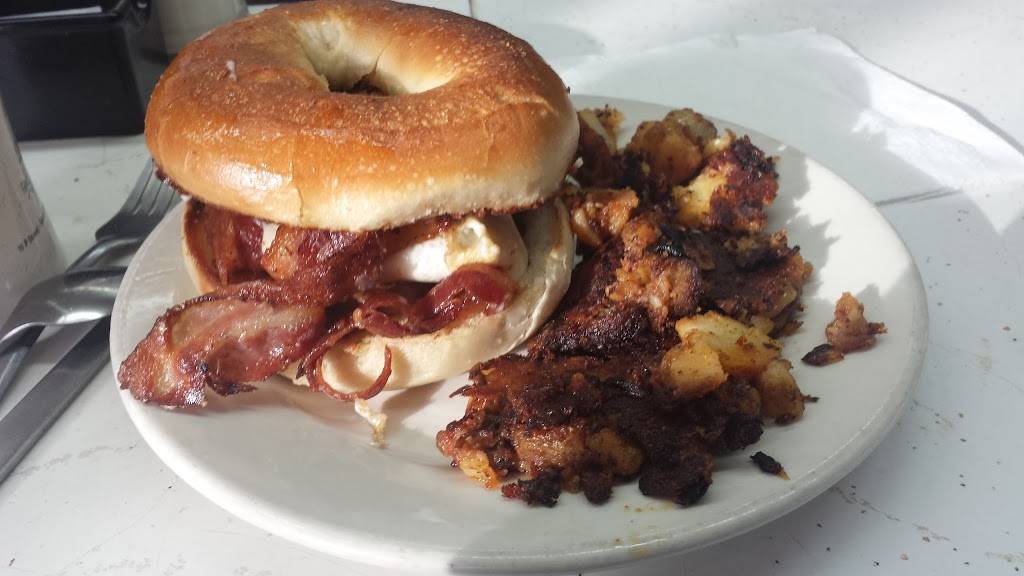 Galley Diner | meal takeaway | 11 P St, South Boston, MA 02127, USA | 6174641024 OR +1 617-464-1024