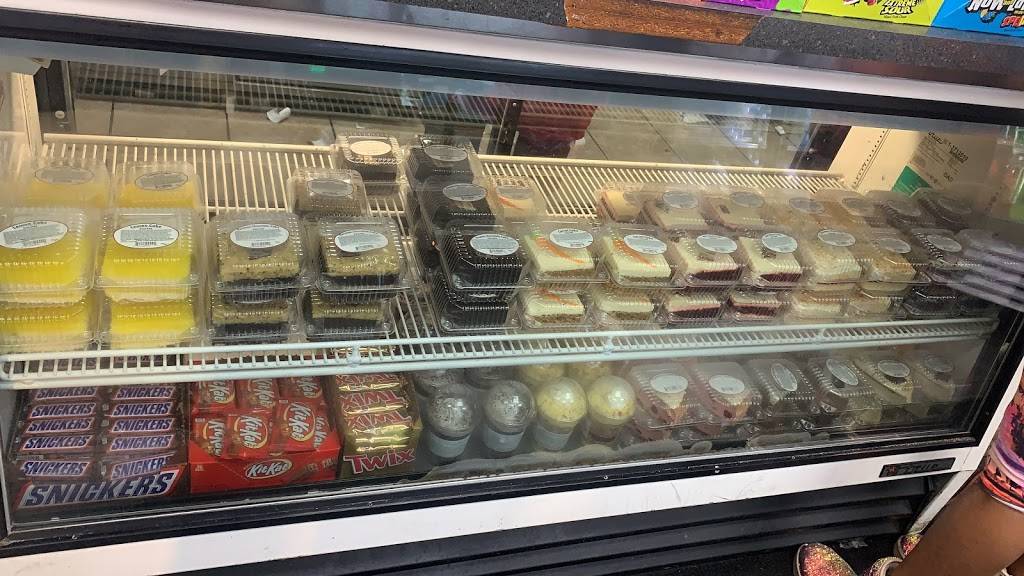 Sherman Steak & Lemonade Food mart | restaurant | 3637 E 38th St, Indianapolis, IN 46218, USA | 3175475555 OR +1 317-547-5555